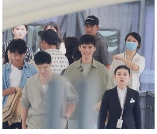 姚安娜|《中餐廳5》終于開錄！姚安娜生圖太驚艷，高糊也藏不住名媛顏值