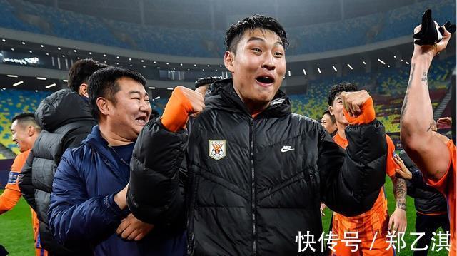 力挽狂澜|艾克森无缘代表国足出战十二强赛,张玉宁将挑大梁,值得期待