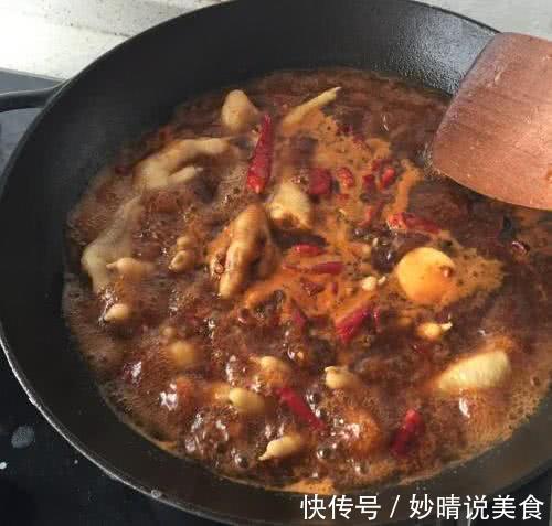 30年卤味老板卤鸡爪别只会放十三香!多加这一味,更酥烂入味