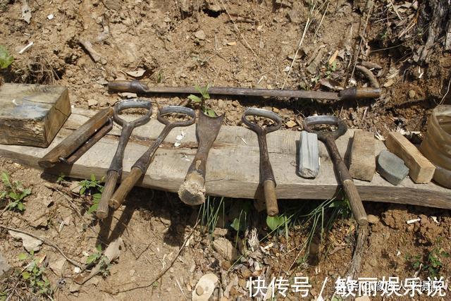 墨斗&名叫李根的82岁老木匠,一天精工制作两个小方凳,坐在家里就卖完