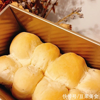 #金龙鱼精英100%烘焙大师赛-爱好组-高筋#芝士椰蓉面包