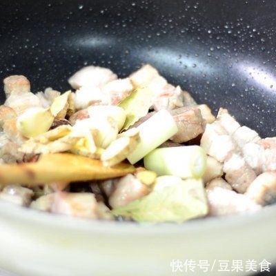 补充蛋白质|#舌尖上的端午# 五花肉烧小土豆