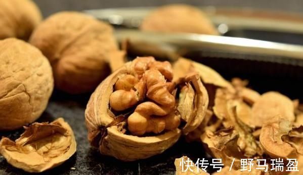 营养|核桃什么时候吃最有营养?营养师给出合理解答,早点知