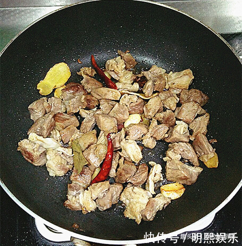 炖牛腩前先做好此步,牛腩软烂入味,鲜香浓郁,好吃的停不下筷子