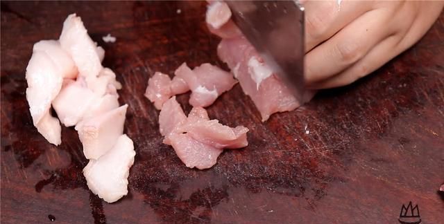 白菜|白菜炖豆腐,先炒白菜还是先炖豆腐?这么做才最好吃,汤都不剩