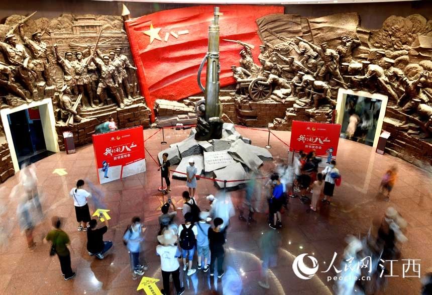 八一起义纪念馆|高清图：建军节 南昌八一起义纪念馆迎游客