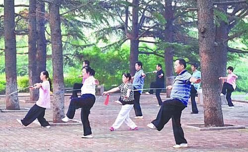 动作|糖尿病医生告诉你:每天重复这个动作一分钟,血糖真能降!