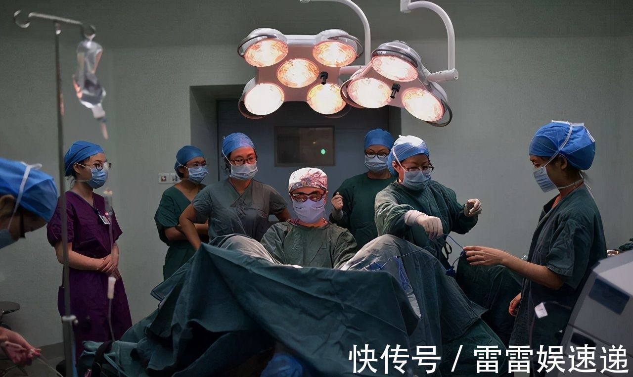 待产|产妇分娩待产,内检碰到男医生,真的太尴尬了