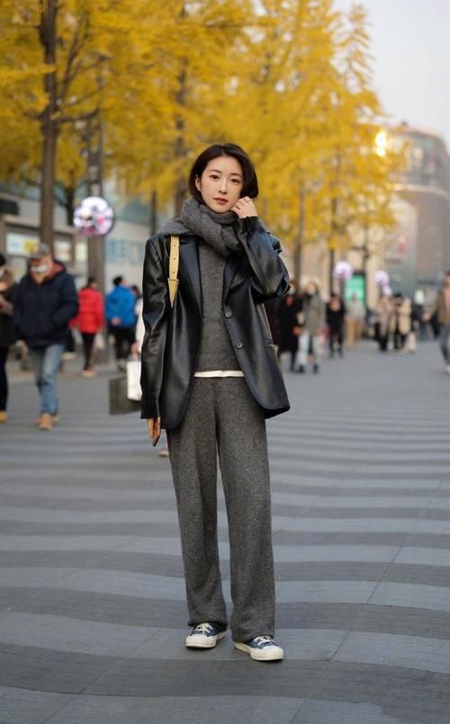 火了一款裤子叫“毛线裤”，柔软舒适，配大衣羽绒服都好看