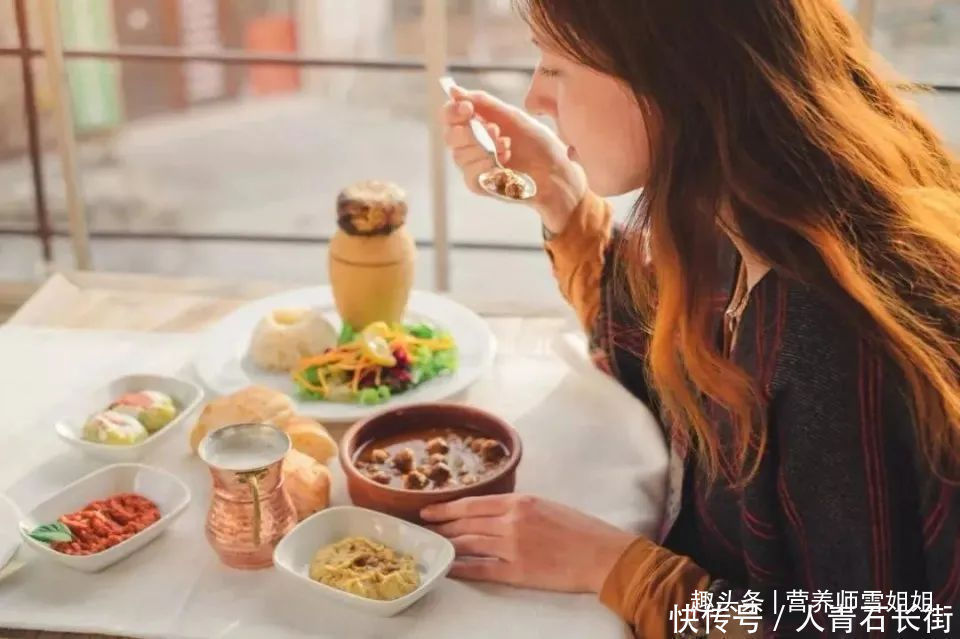 月经周期|女人开始变老,5大迹象藏不住,一个不占,恭喜你还很年轻