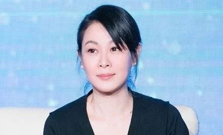 将近50岁的刘若英年轻不再,但温婉优雅气质仍在 将近50岁的刘若英年轻不再,但温婉优雅气质仍在