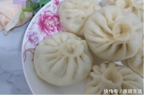 面团|这个包子没有肉却特别鲜，只用俩食材，一个负责香，一个负责鲜！