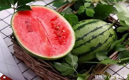 人到中年想长寿,常吃以下食物,清肝明目,增强体质,延缓衰老!