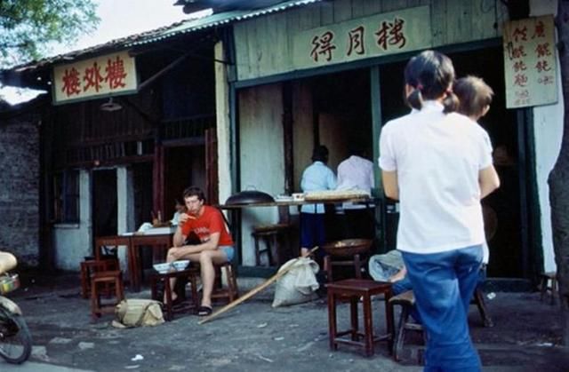  饭馆|老照片：30年前的街头小饭馆，回味无穷的美食，难以忘却的味道