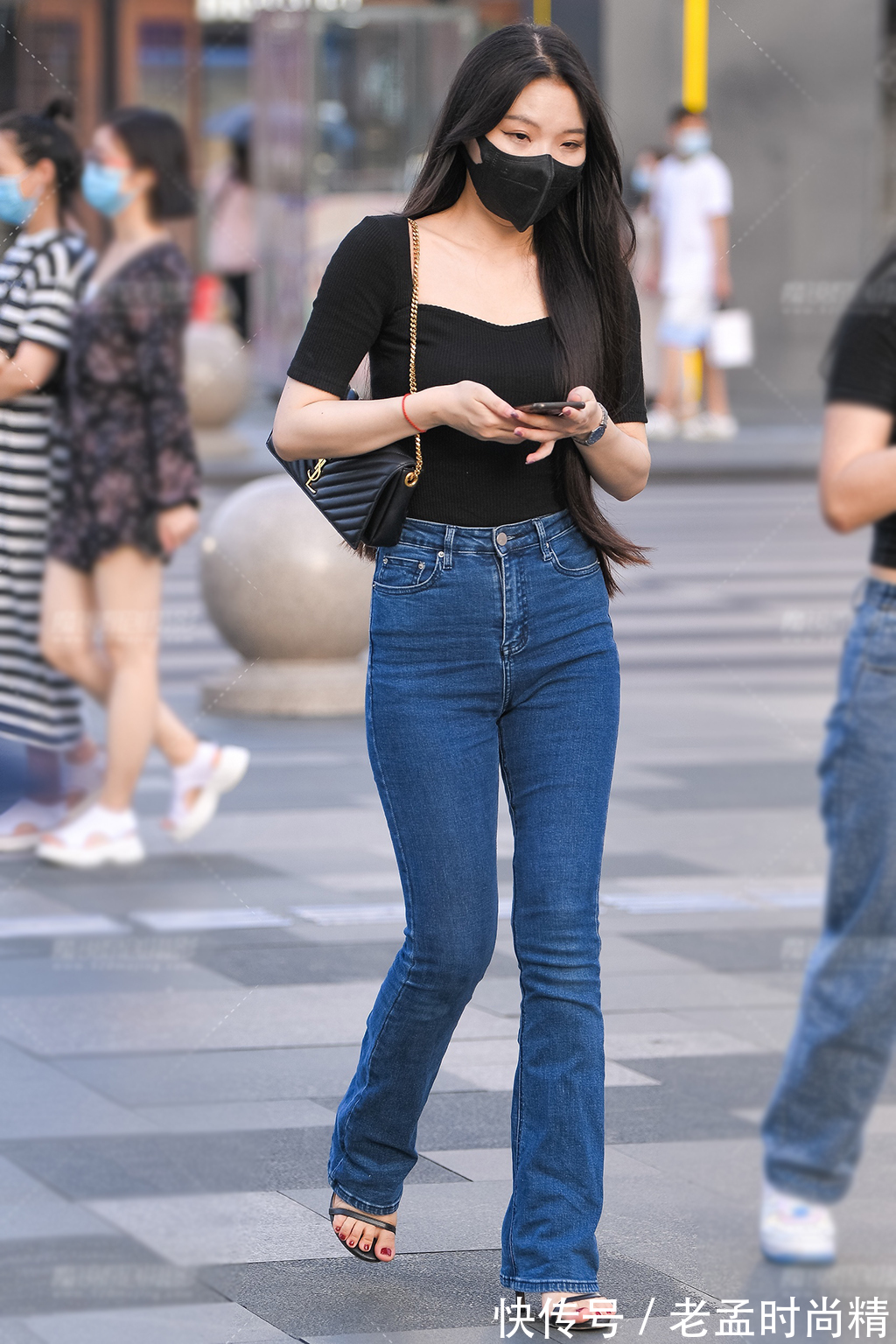 穿搭|秋季优选微喇叭裤，穿着显瘦又显腿长，搭配休闲又简约大方