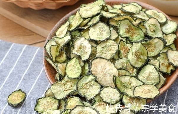 植物纤维|4种“晒干”更香的蔬菜,存着冷天炖肉,放再久也不会变质!