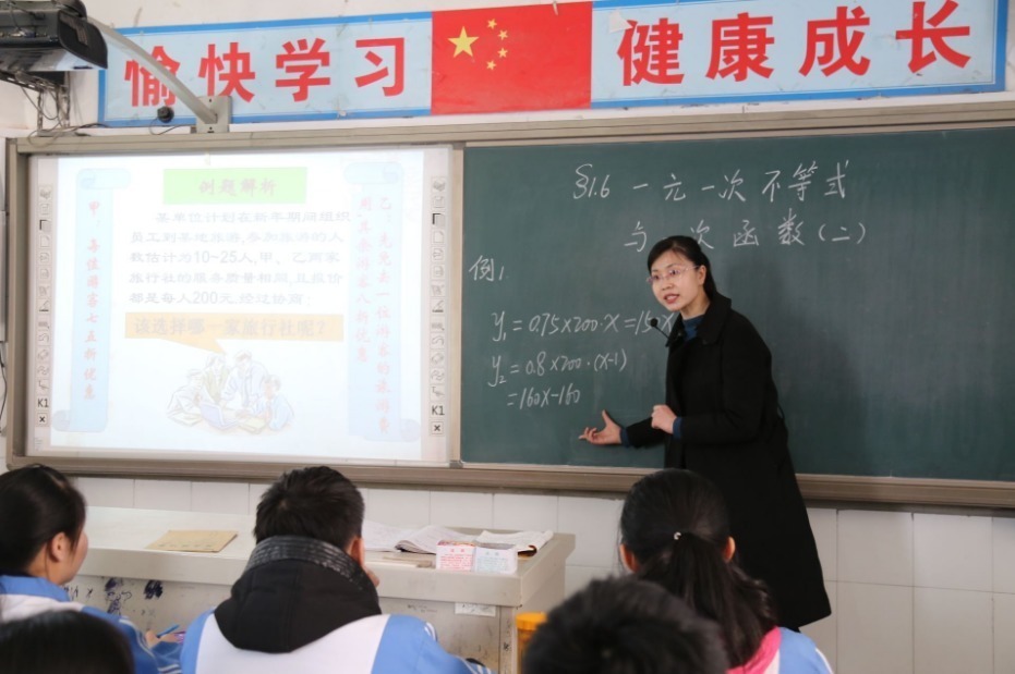 栗子君|普通家庭的孩子,长大“最好出路”是当老师和医生?原因引人深思