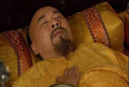 份密诏|雍正驾崩,乾隆刚要登基,大臣赶紧拉住别急,先皇还有圣旨