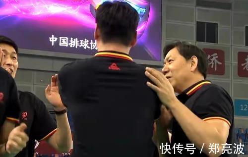 龚翔宇|颁奖礼一片祥和!李盈莹开心笑,江苏两小将比牙套,国手抢冠军帽