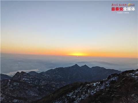 夕阳|雪峰映夕阳 清风醉晚霞