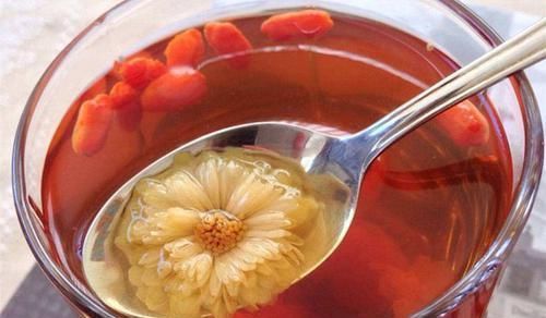 功效|枸杞配上“它”,连喝7天,补肝益肾,体内湿气没了,腰也细了