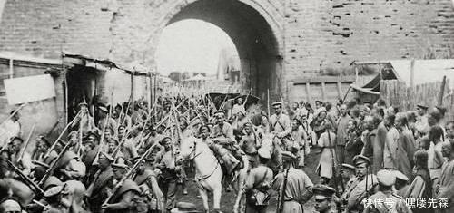 清政府|中国这块领土曾被强占,幸亏被此人收复,现石油储量高达百亿吨!