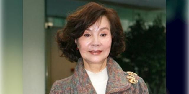 别再做“老年款”发型了,老气横秋又土气,这三种发型时髦又减龄