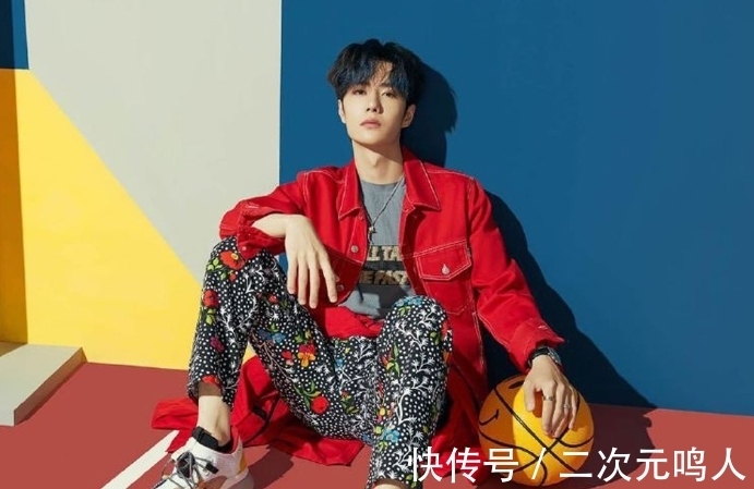 微微一笑|舞蹈界天花板，冠军导师王一博的艰辛成名路