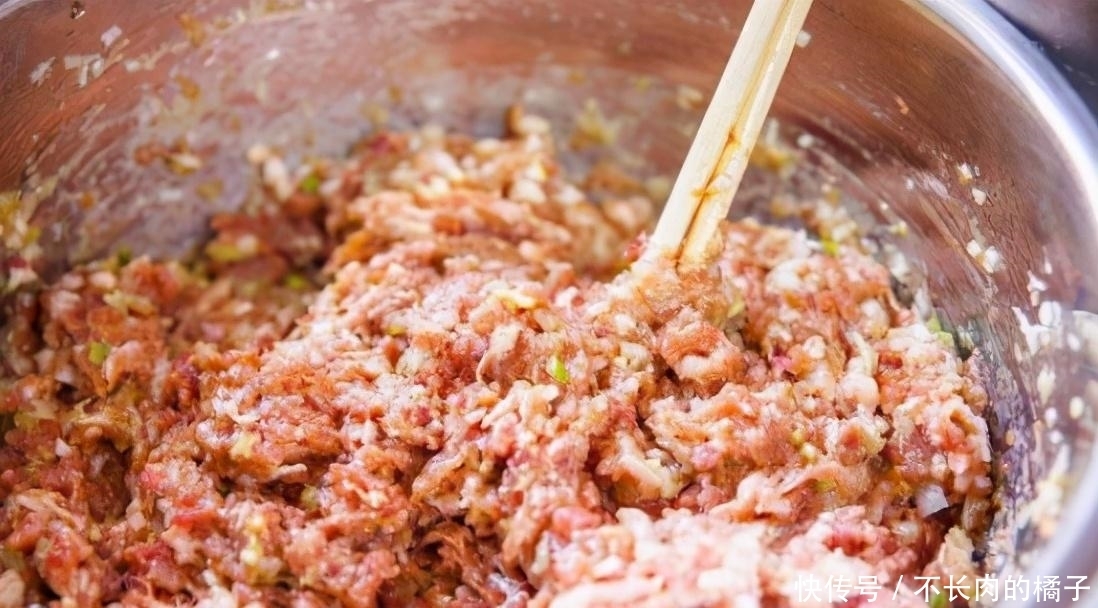 发酸|拌饺子馅,“最忌”放2料,很多人习惯放,难怪发酸腥味重,不香