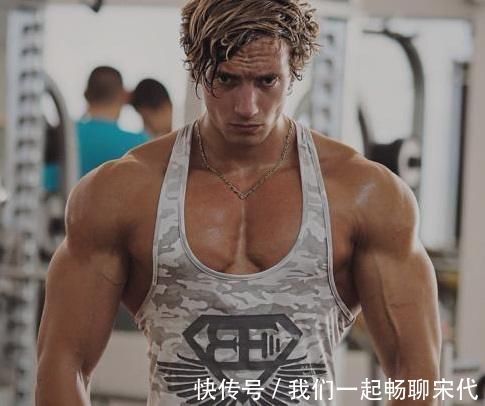 胸肌|怎么才能更快练出胸肌中缝?选错动作,再努力也很难让胸肌增长