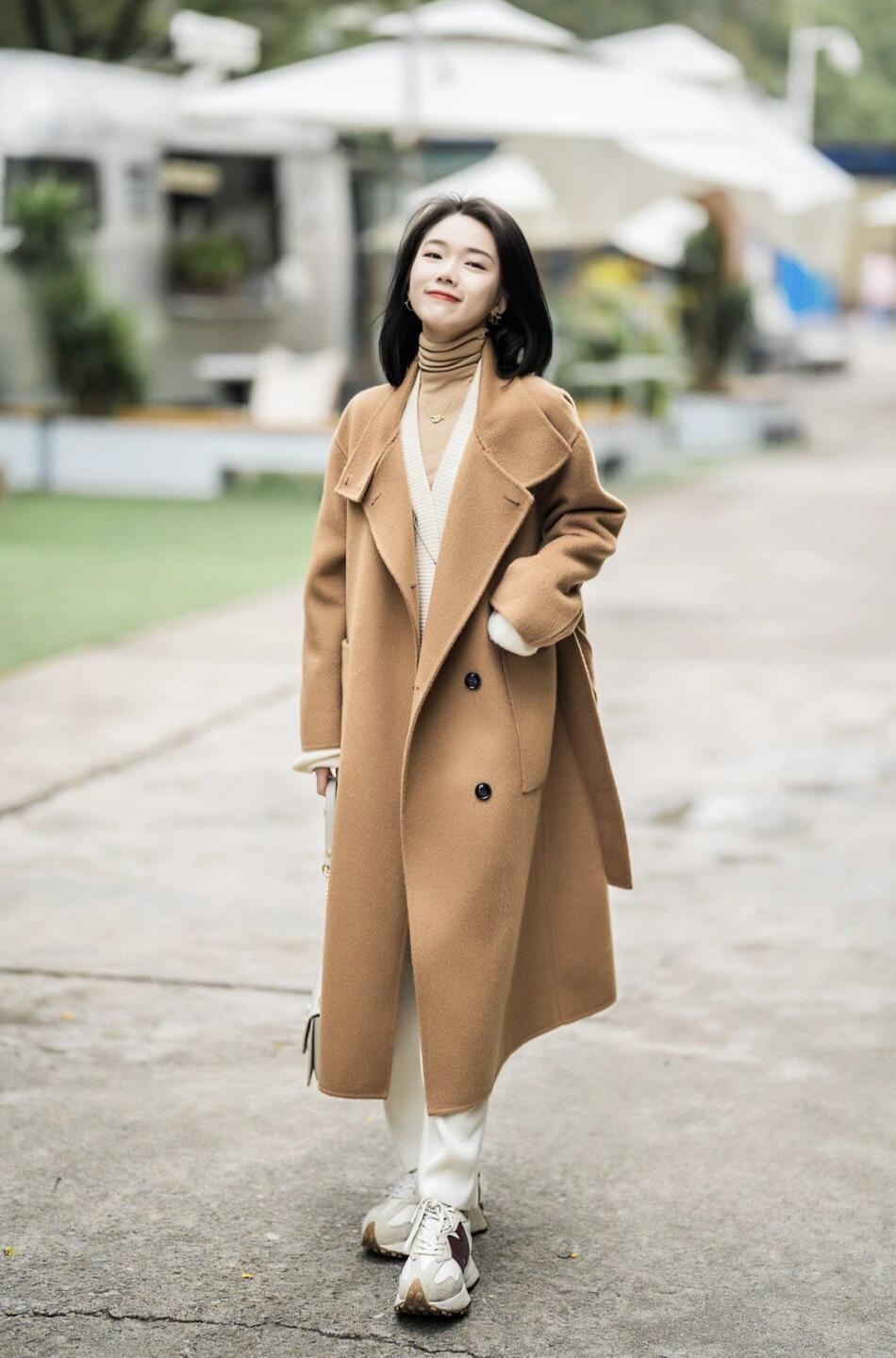 大衣 穿衣还是要懂配色,今年冬天多穿这几个流行色,温柔显白又高级