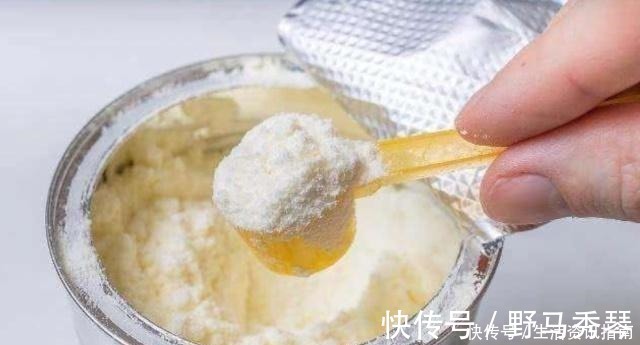 小宝宝|你冲奶粉时，是先放水还是先放奶粉宝妈别把顺序弄错了！