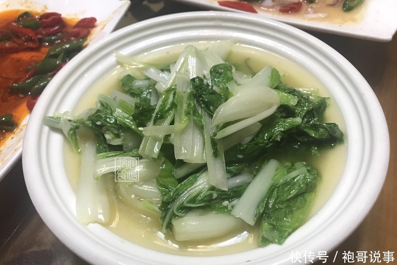 姐夫请客吃饭,9个人吃12道菜,花了628元,菜上了一半就不想吃了