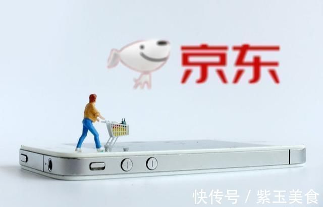 相片|刘强东年轻时的相片，看了让人心酸，网友感叹：这才是白手起家