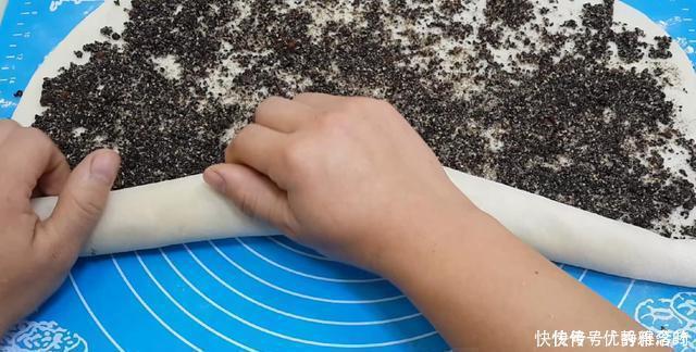 烧饼这样做才香酥,锅里烙一烙,比买的还好吃,咬一口就香酥掉渣