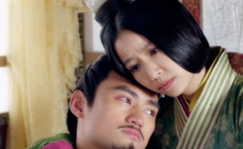 名字|两位名字为丽华的皇后,一个母仪天下,一个处境尴尬