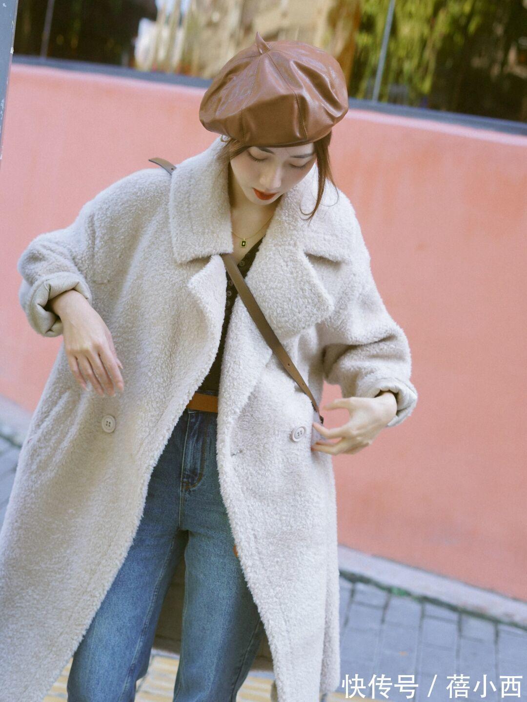 纯白色|冬天穿啥保暖又时髦?有这5款“羊羔毛外套”就够了,全身暖洋洋