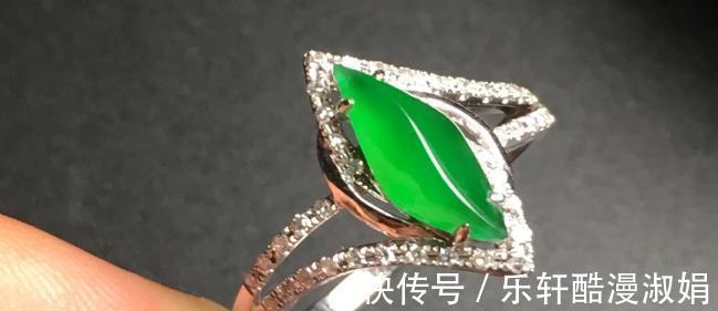 对儿|恋人之间想要送信物,何不选择翡翠首饰寓意忠贞永恒的爱情