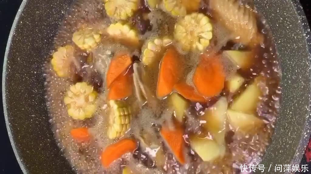 可乐鸡翅的做法,外焦里嫩色泽红亮肉质紧实,孩子越吃越上瘾