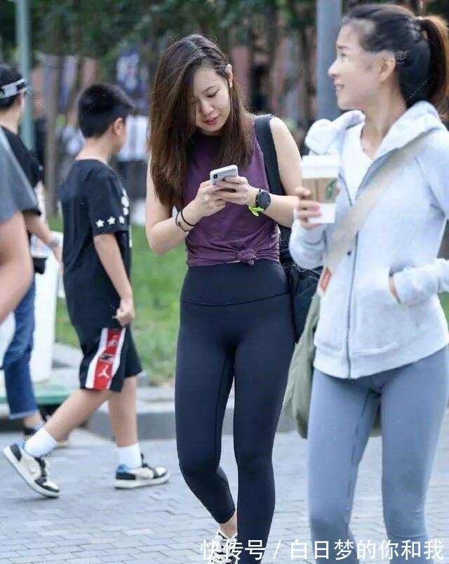 显瘦 光彩夺目的打底裤显瘦好搭配,简约也是一种美,清新靓丽!