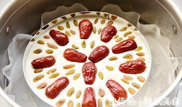 面粉|小米新吃法,加入面粉一搅拌,锅中蒸一蒸,比面包还要松软