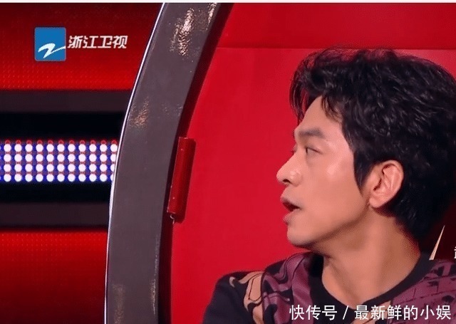 失誤|中國好聲音單依純演唱現場失誤，專業評審票數為何仍然這么高