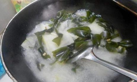 冬瓜海带汤|七月天热爱出汗，多给家人煮这碗汤，含钾量高，精神饱满过夏天！