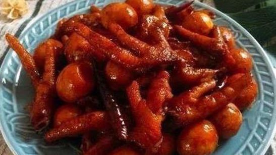 泡菜肉末豆腐,香辣鸡爪鹌鹑蛋,小炒牛肉,爆炒猪肝的做法