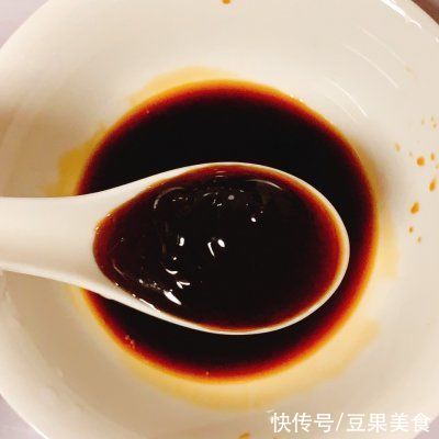 浓郁的酱汁裹满了蟹柳和鸡蛋～绝了