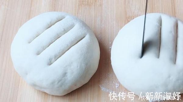 纯牛奶|用电饭锅做面包，不用一滴水，不用揉出手套膜，松软拉丝越嚼越香