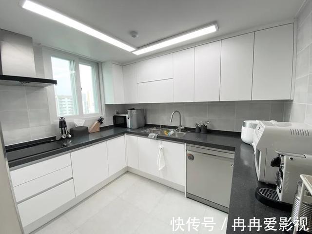 模范|断舍离模范家庭,不要电视柜茶几巧收纳,125㎡白白净净不过时
