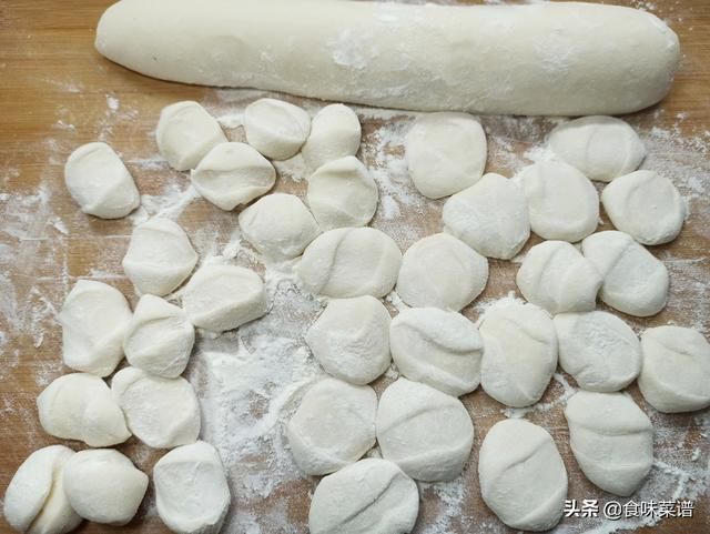 搅拌均匀|头伏到吃饺子，分享8种饺子馅的调法，有荤有素，鲜嫩营养又多汁