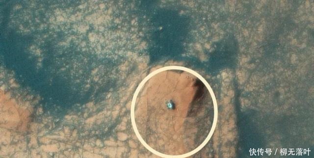 火星车 火星一处悬崖出现蓝白色小点,被美火星轨道器拍到,是什么东西!