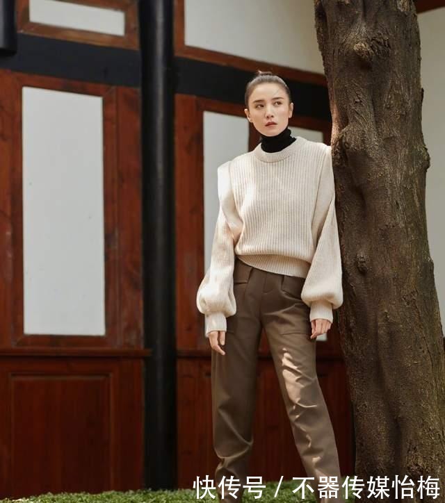 秋冬|老是穿“卫衣+牛仔裤”,容易显得单调,今年秋冬明星都这么穿